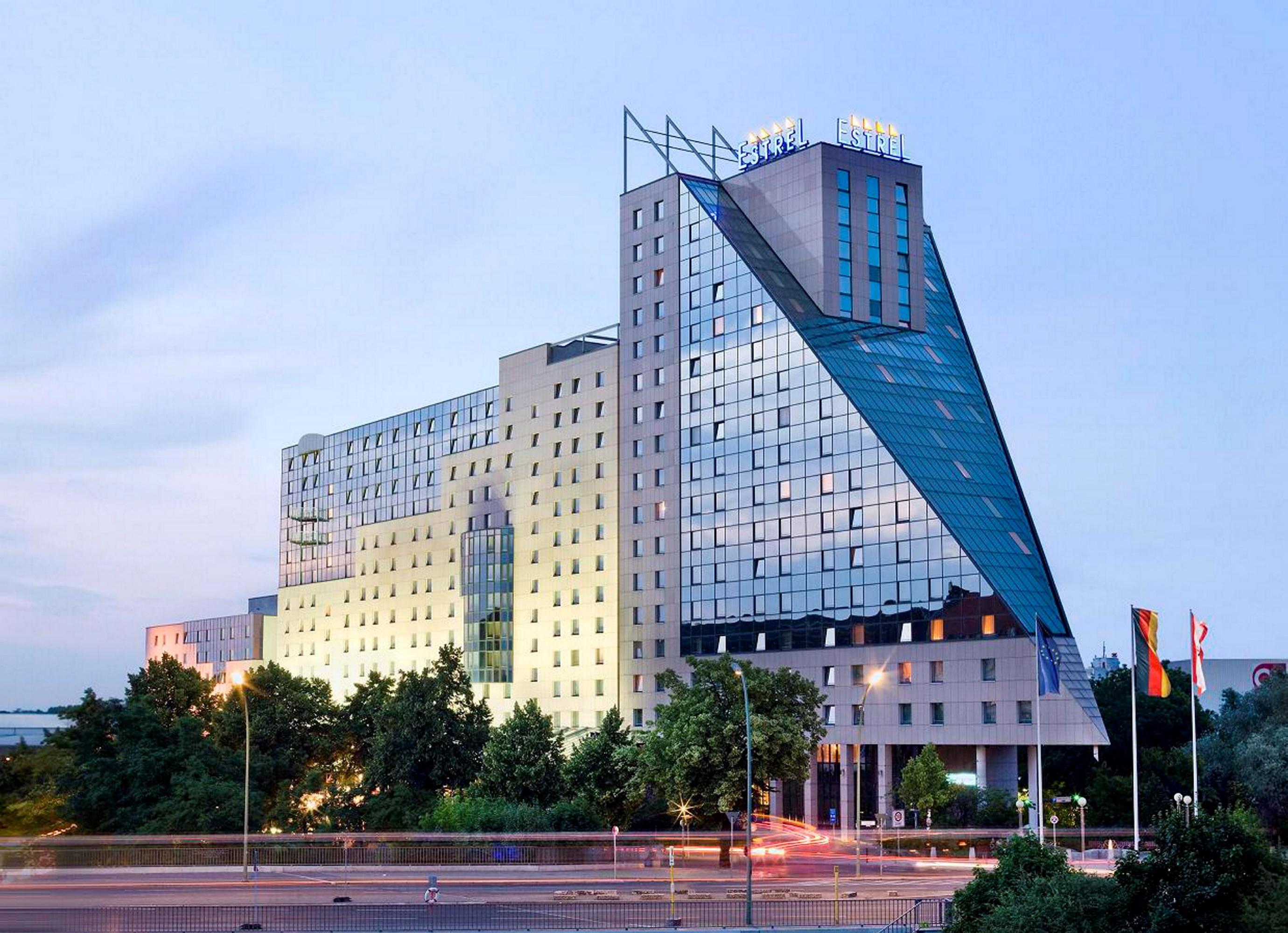 Estrel Berlin Hotel Bagian luar foto