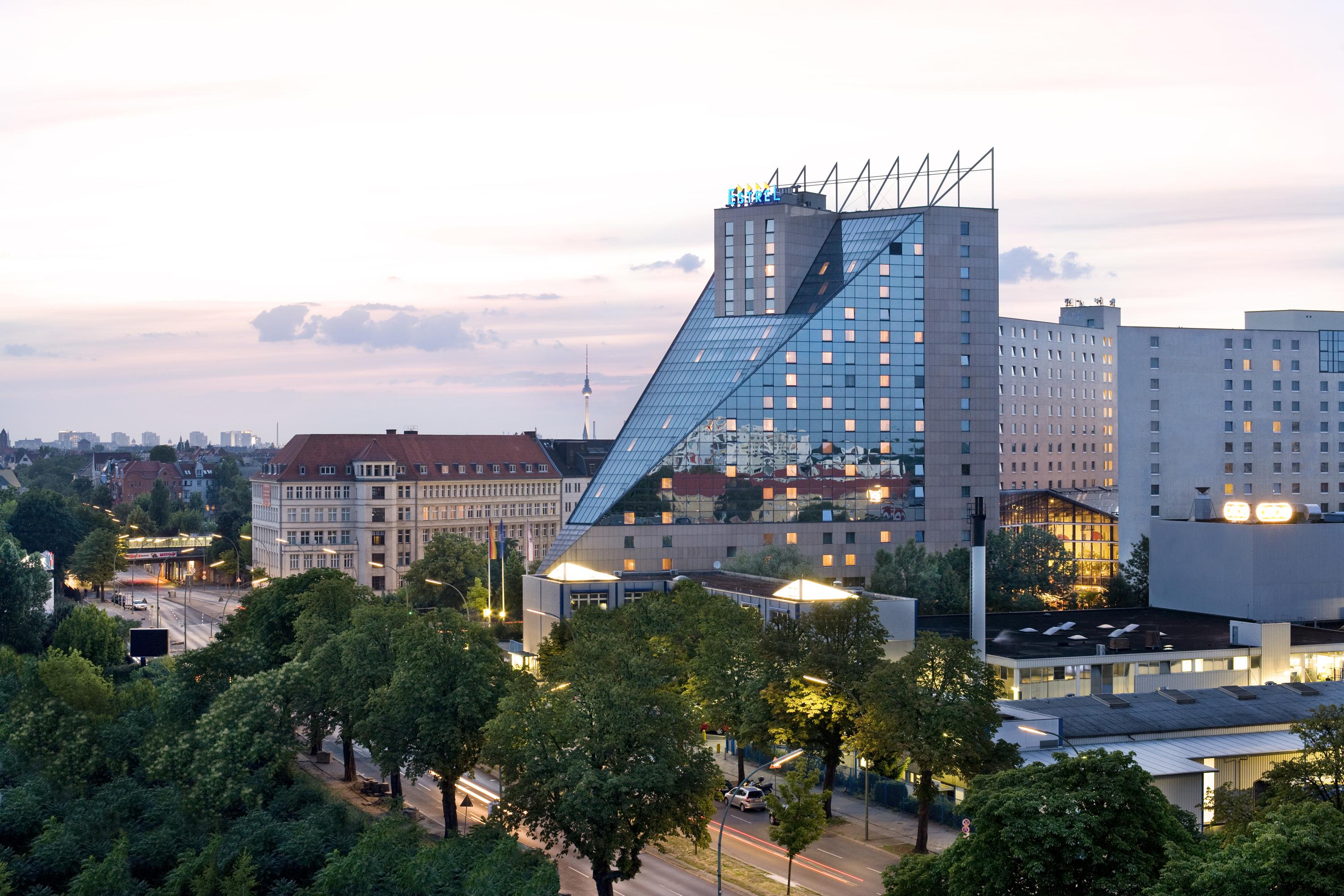 Estrel Berlin Hotel Bagian luar foto