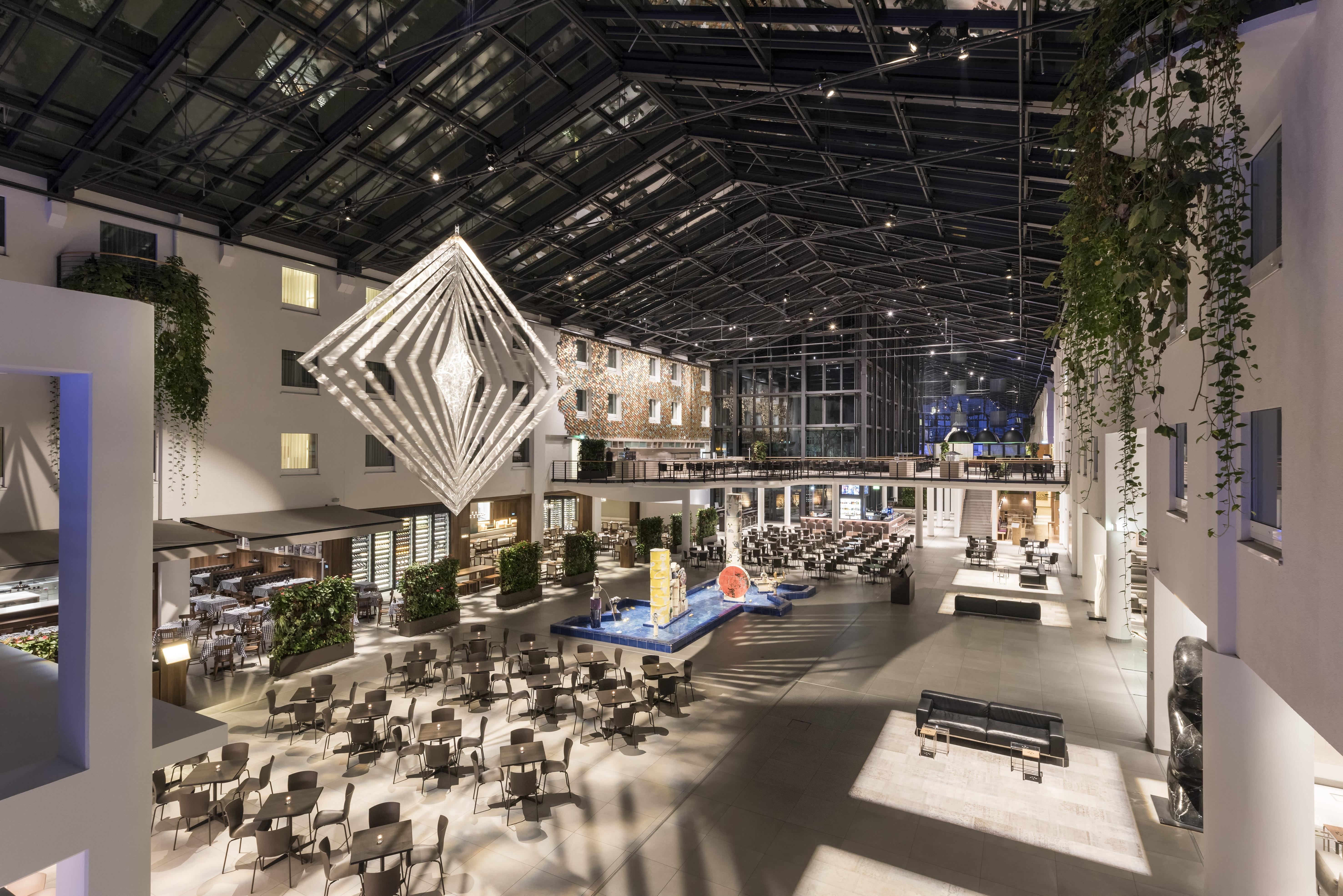 Estrel Berlin Hotel Bagian luar foto